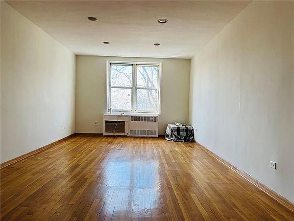 5th image of 3205 Nostrand Ave #3F