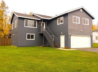 866 S Pinnacle Mountain Dr, Palmer, AK 99645