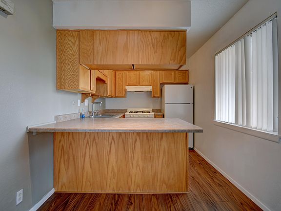 4th image of 5301 Madeira Pl NE APT D