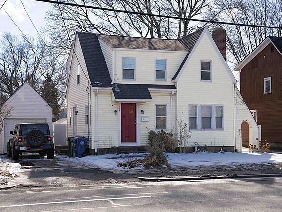 3rd image of 652 Main Ave