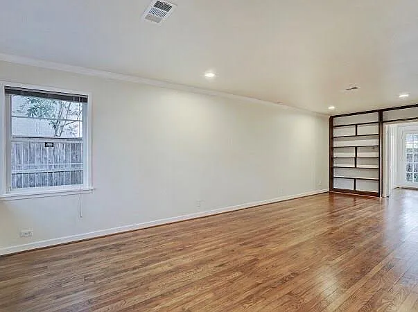 1652 Vassar St — Photo 6