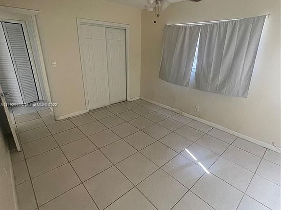 4th image of 241 SE Park St #1