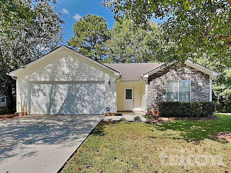 329 Kellys Walk — Photo 2