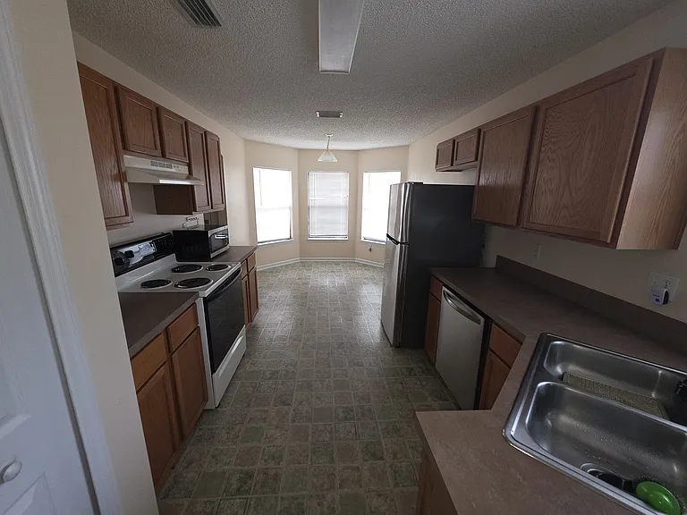 3304 Shelley Dr — Photo 7