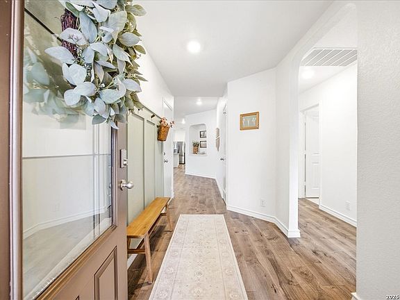 4th image of 311 Great Raft