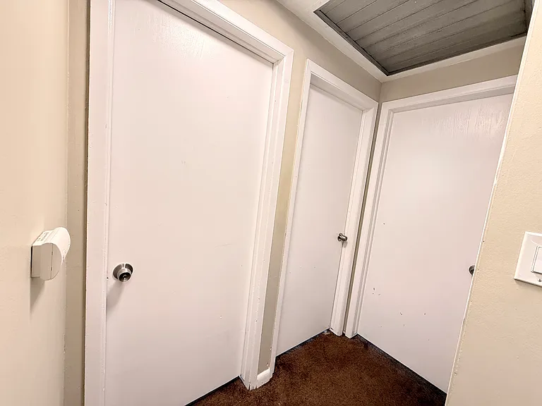 11849 Ontario Dr — Photo 33