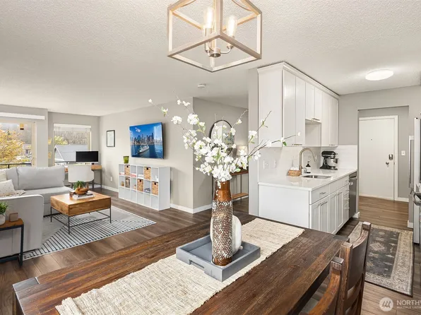 5501 11th Avenue NW #204, Seattle, WA 98107