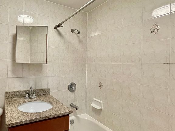 5th image of 95 Pitt St APT 14