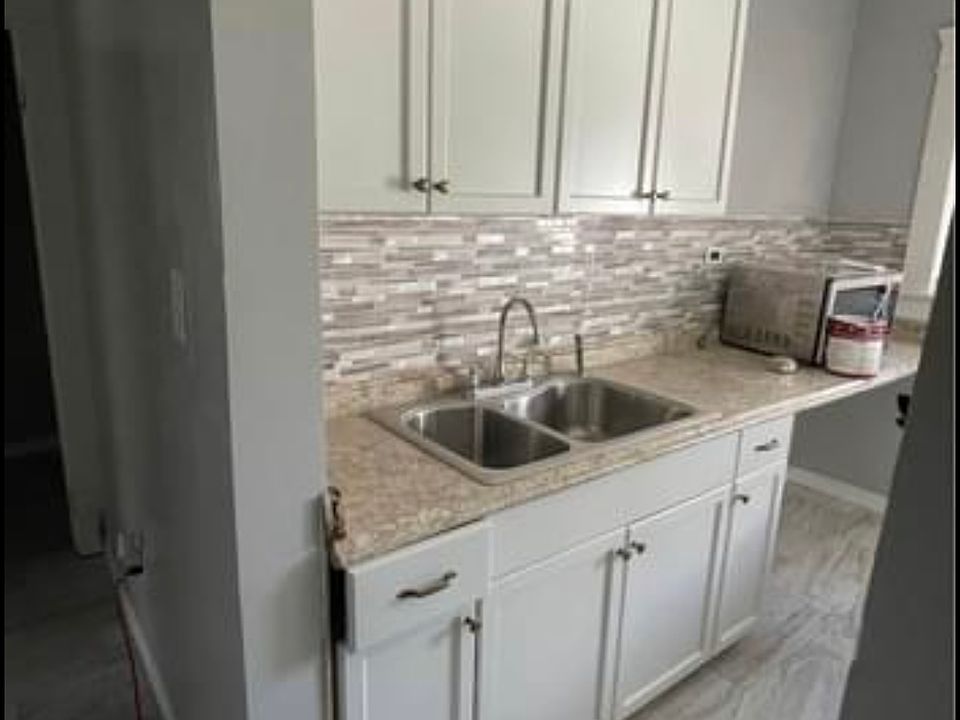 2nd image of 716 Harvey Ave APT 10