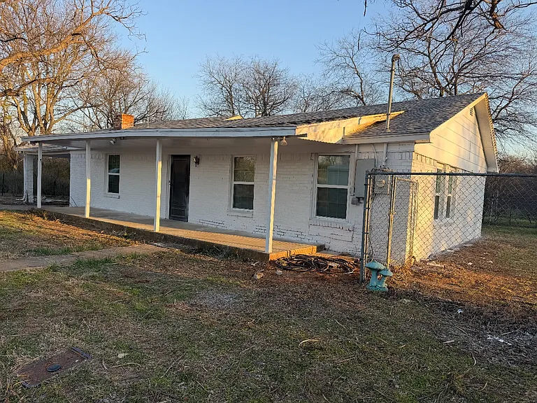6004 Baylor St — Photo 10