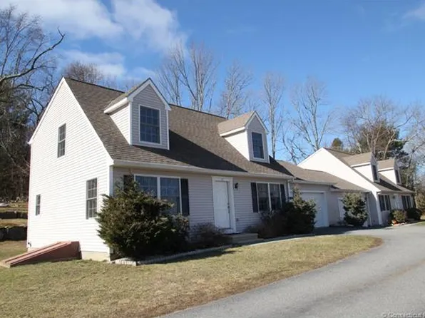 27 Crawford Ln, Groton, CT 06340