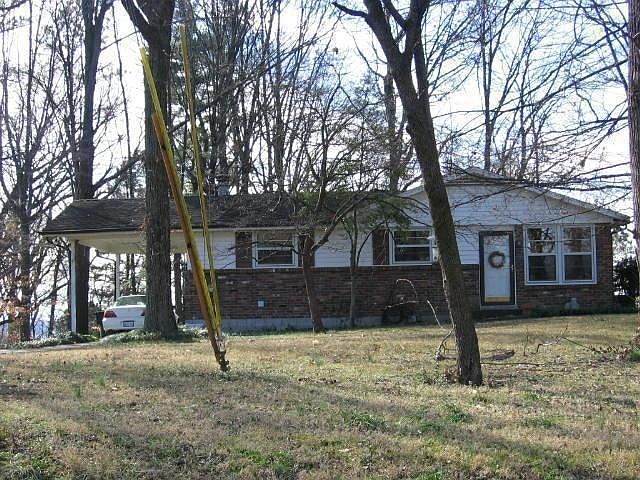 Adorable Cottage on Wooded Lot