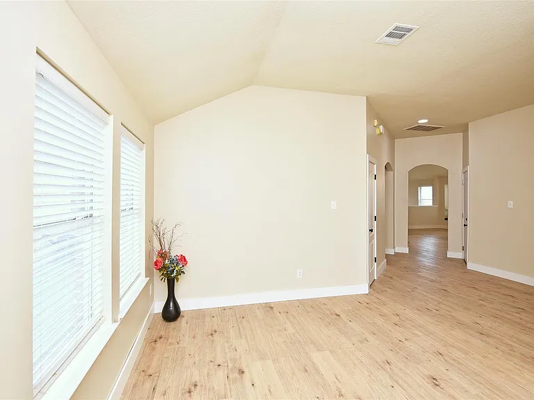 7715 Butler Lakes Ct — Photo 3