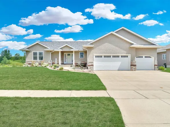 4314 Holly Cir NE, Cedar Rapids, IA 52411