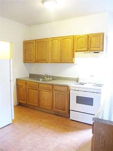 2nd image of 200 Winthrop St APT B7