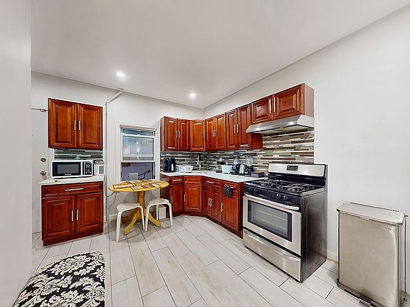 5th image of 25-23 Humphreys St