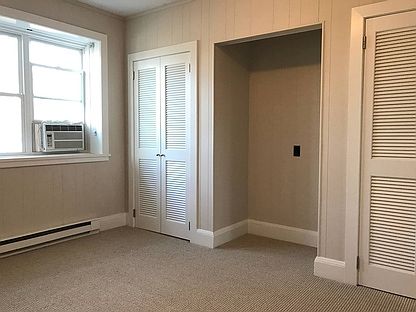 4th image of 105 Newtown Ln APT 6