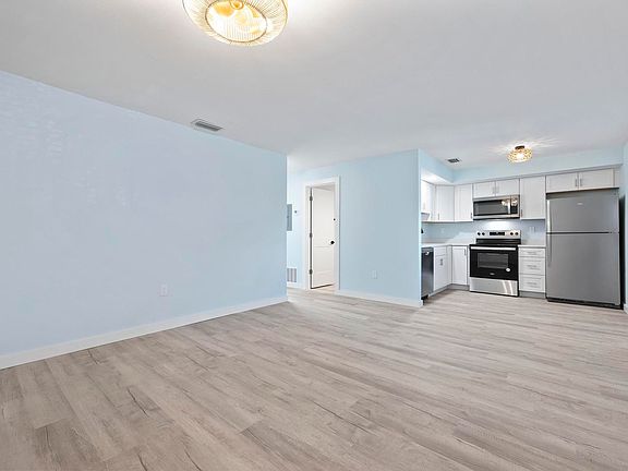 3rd image of 1258 Barbara Dr APT 207