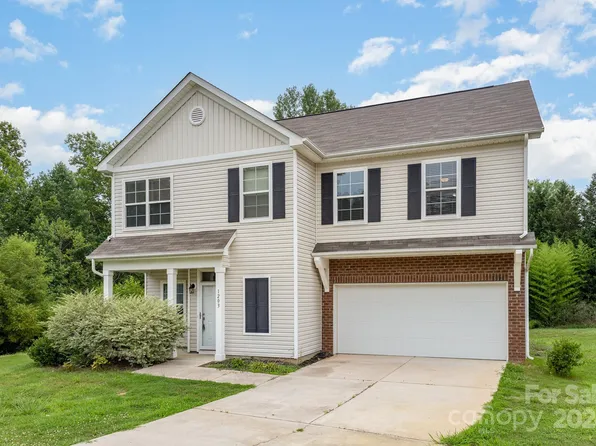 1203 Oak Haven Dr, Salisbury, NC 28146