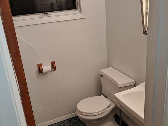 5th image of 76 Kassel St
