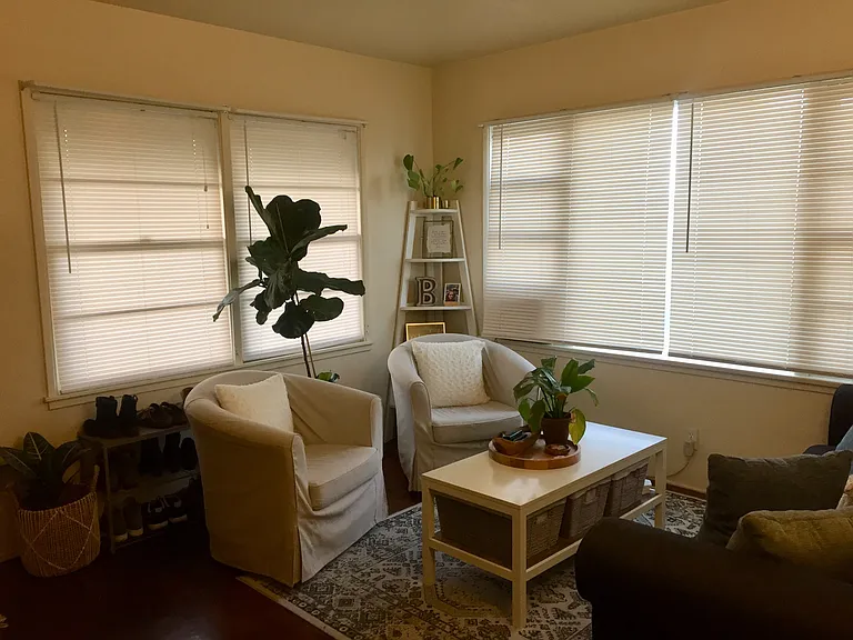 856 Chorro St — Photo 2
