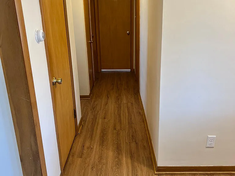 724 Pleasant St — Photo 18