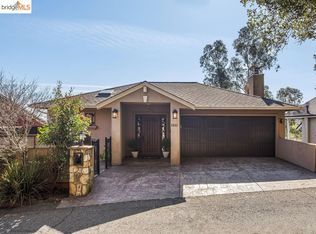 6822 Charing Cross Rd, Berkeley, CA 94705