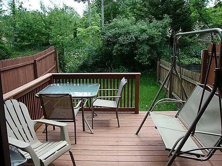 304 Bayberry Ln — Photo 6