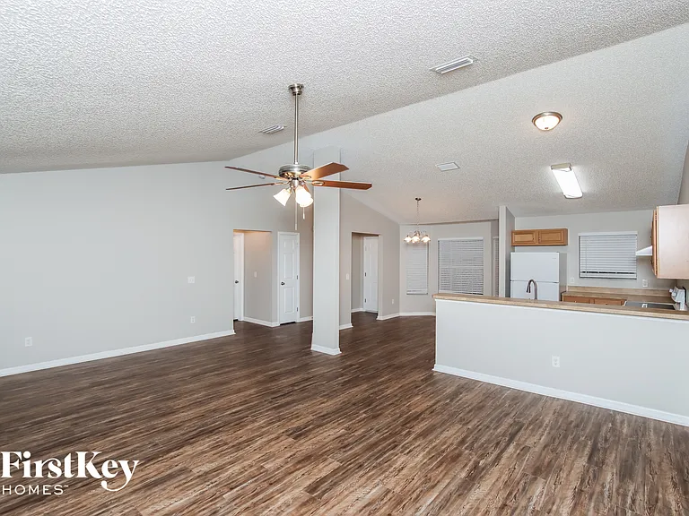 1448 Wacker Ave SE — Photo 5