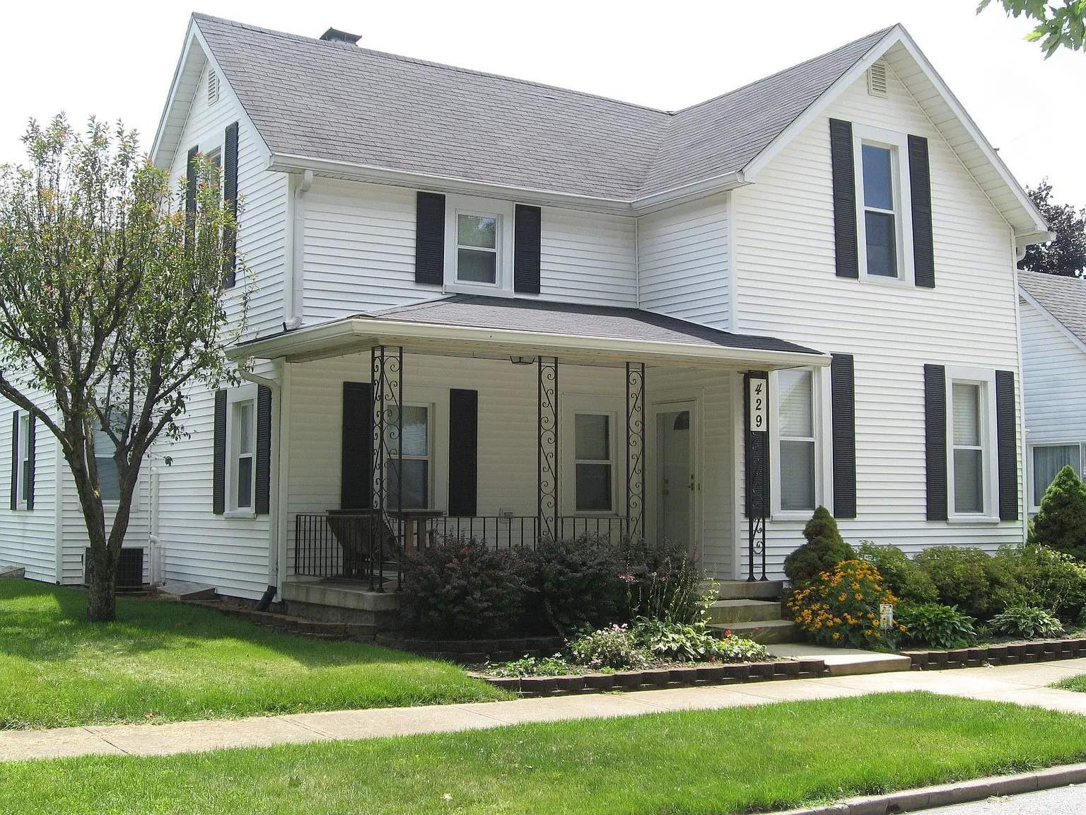 429 Walnut St photo 1