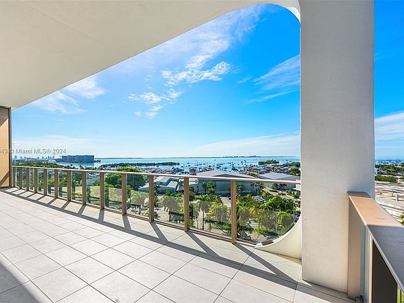 3rd image of 2655 S Bayshore Dr #801