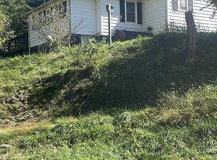 7016 Hurricane Creek Rd, Vansant, VA 24656