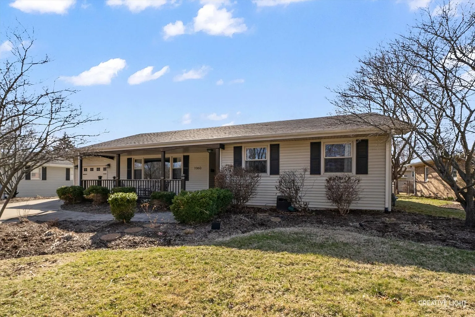 1060 Laurel Dr photo 1