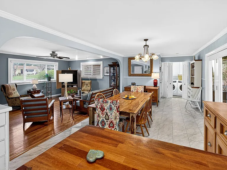 1108 Edgewood Dr NW — Photo 5