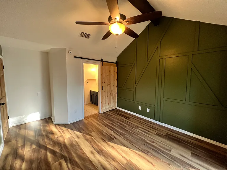 124 Oak River Dr — Photo 8