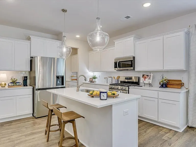 1021 Skidway Dr — Photo 13