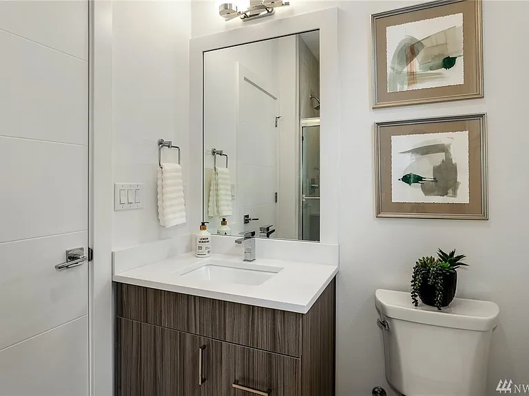 Main floor Bathroom with shower