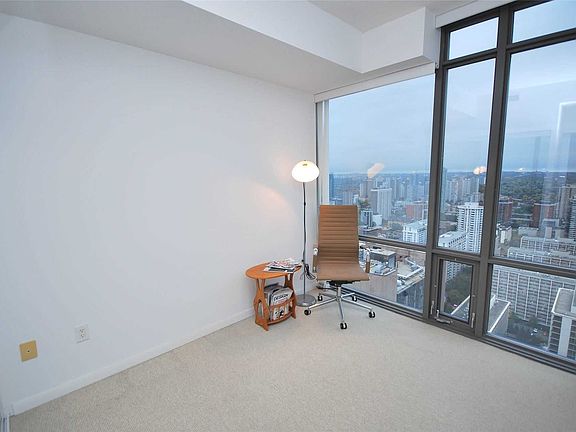 2nd image of 38 Grenville St #4106