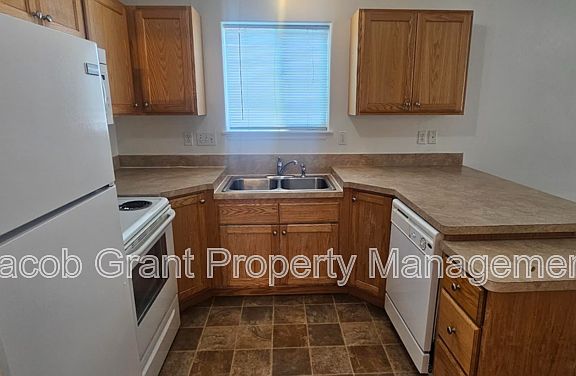 2nd image of 955 Eve Dr APT 2
