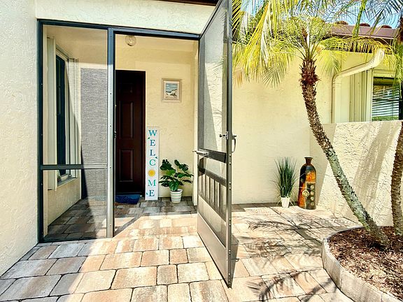 5th image of 5317 Fig Palm Way #B