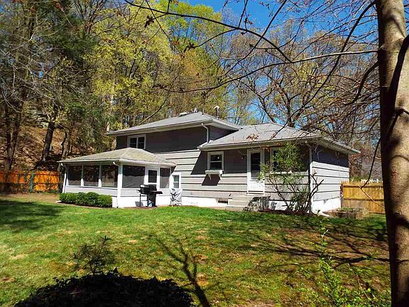 3rd image of 22 Birchwood Dr W