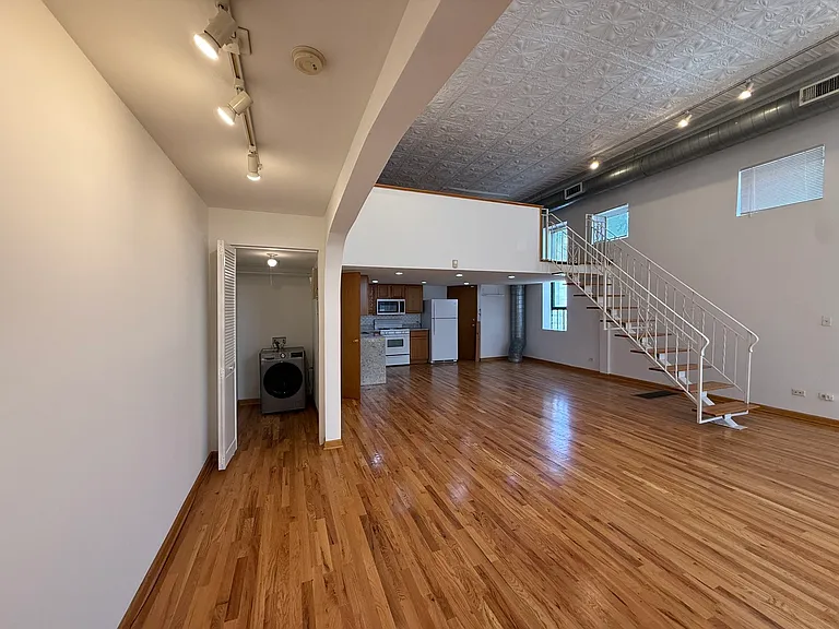 1237 N Noble St #1F — Photo 6