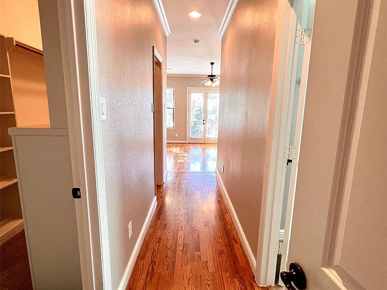 1818 Edwards St — Photo 22