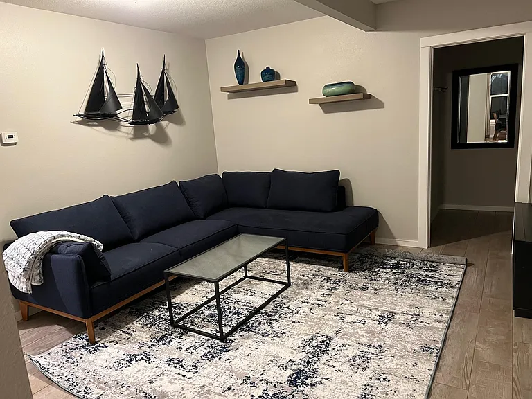 1226 SE Belmont St #4 — Photo 4