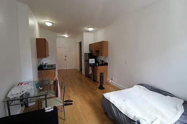 Rented by Mossanen Group | media 13