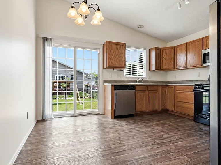 1102 Rader Run — Photo 5
