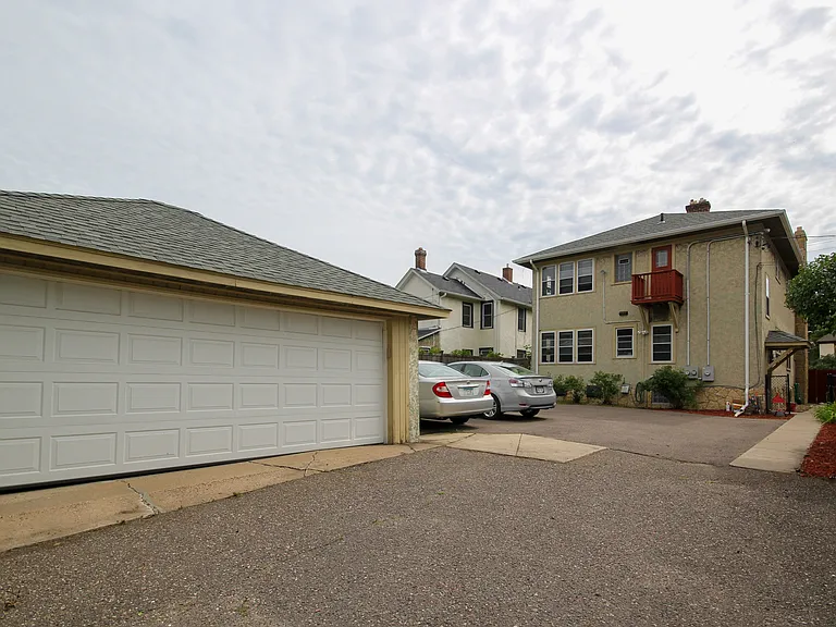 1404 University Ave NE #1 — Photo 17