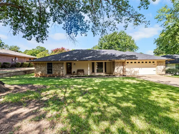 827 Yellowstone Dr, Grapevine, TX 76051