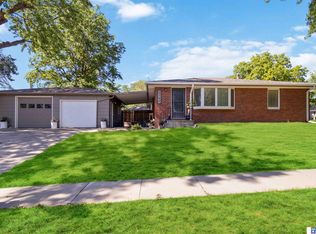 5740 Aylesworth Ave, Lincoln, NE 68505
