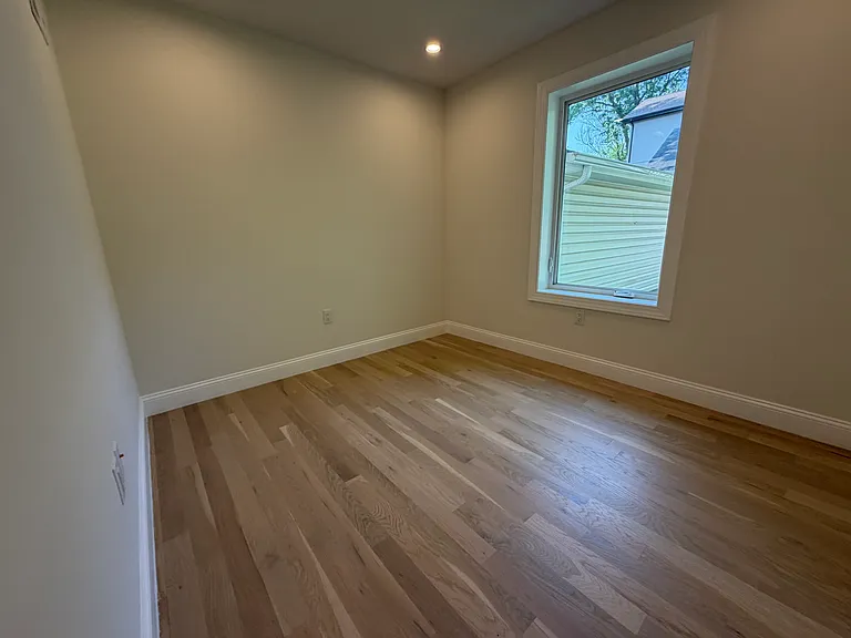 262 Maine Ave #2 — Photo 2